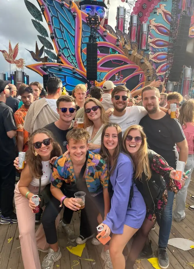 Werknemers van WP Masters op een festival